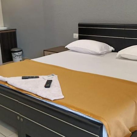 Motel Mhb à Kochi Extérieur photo