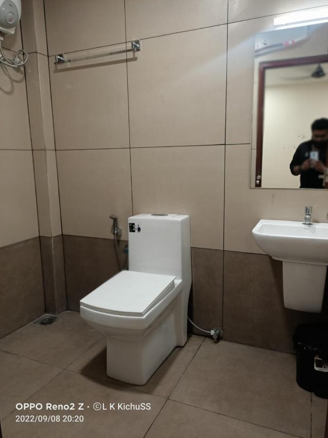 Motel Mhb à Kochi Extérieur photo